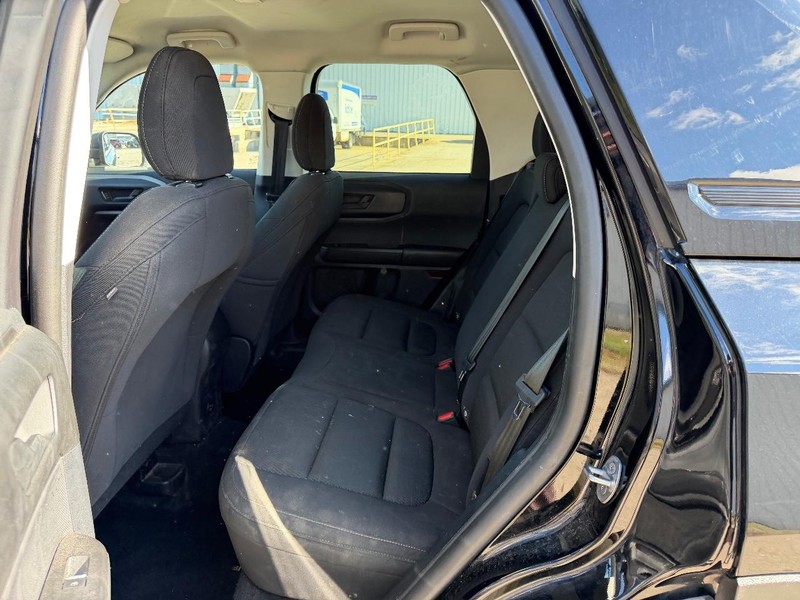 Ford Bronco Sport Vehicle Full-screen Gallery Image 7