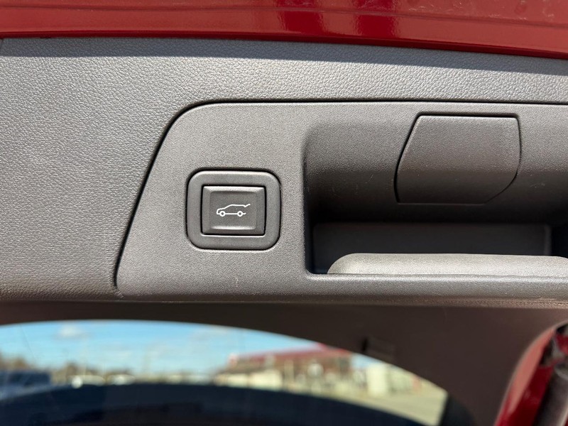 Buick Envision Vehicle Full-screen Gallery Image 06