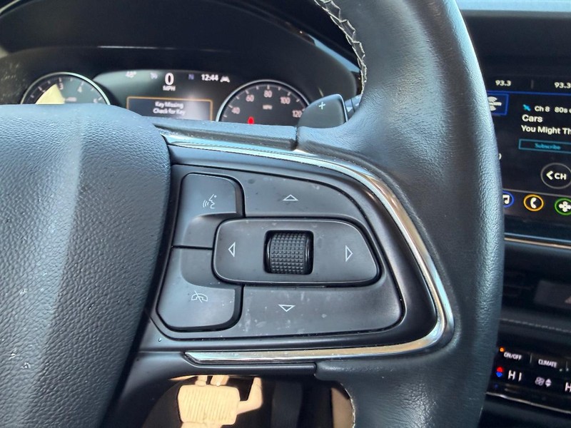 Buick Envision Vehicle Full-screen Gallery Image 12