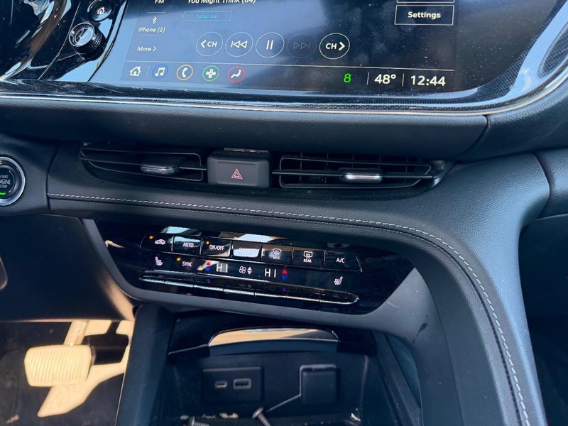 Buick Envision Vehicle Full-screen Gallery Image 14