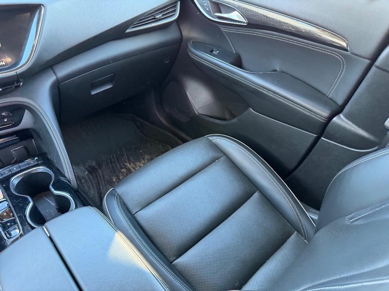 Buick Envision Vehicle Full-screen Gallery Image 16