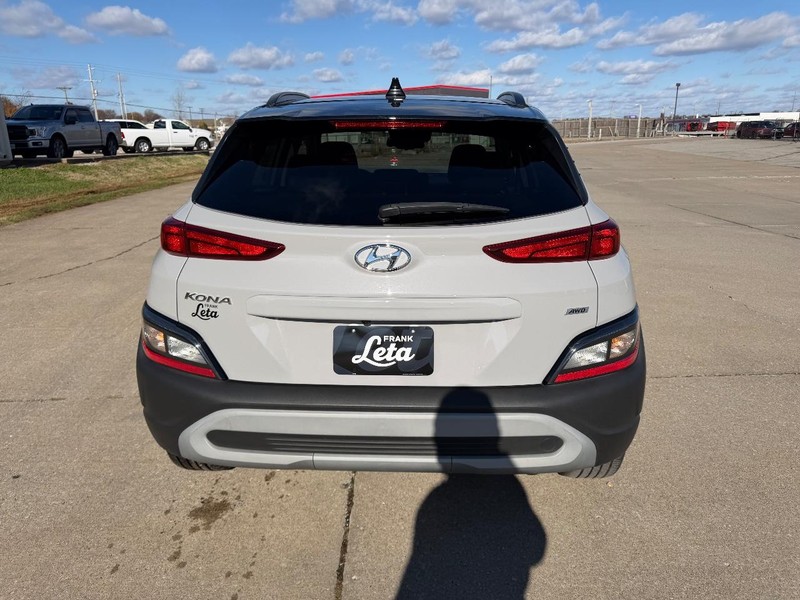 Hyundai Kona Vehicle Full-screen Gallery Image 4