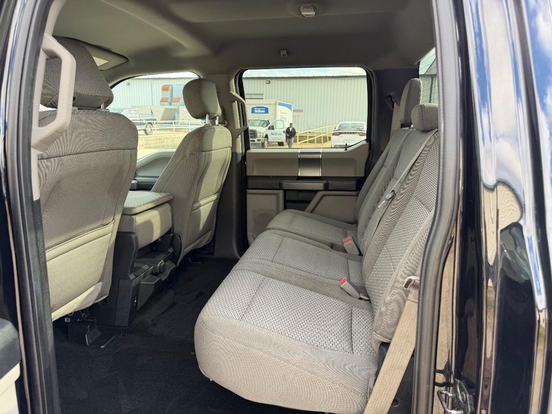 Ford F-150 Vehicle Full-screen Gallery Image 7