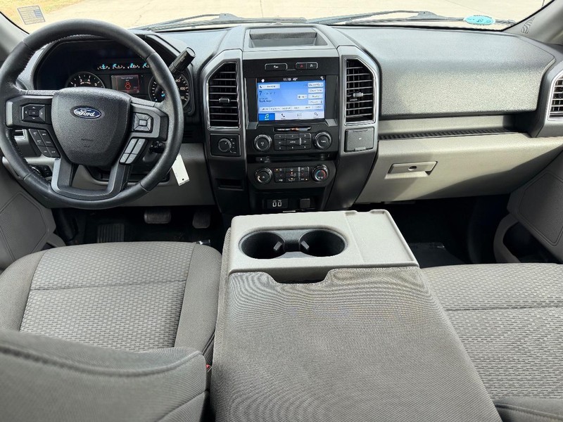 Ford F-150 Vehicle Full-screen Gallery Image 8