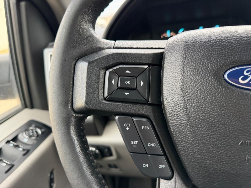 Ford F-150 Vehicle Full-screen Gallery Image 10