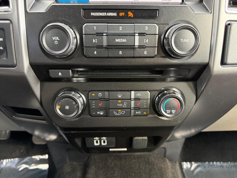 Ford F-150 Vehicle Full-screen Gallery Image 13