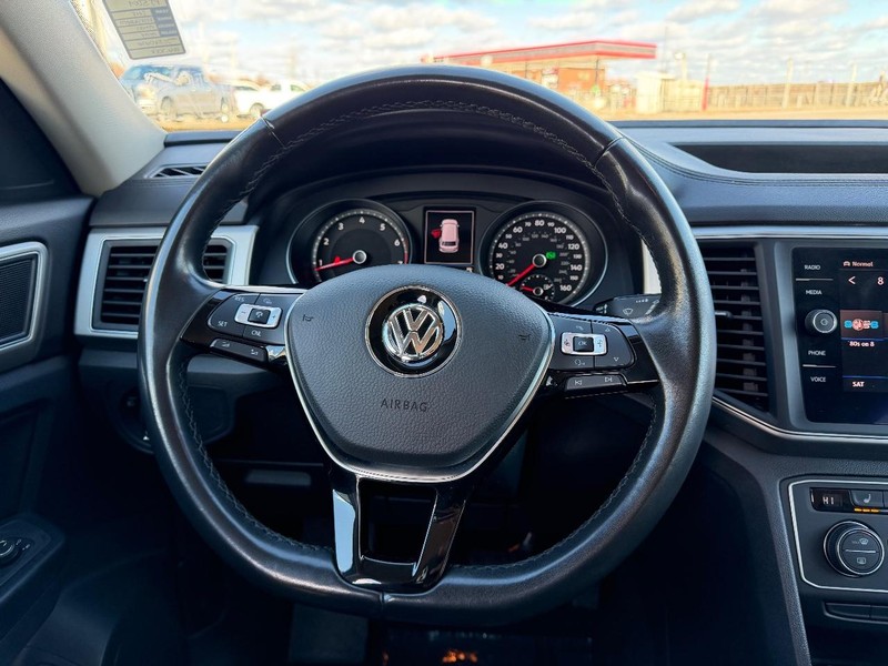 Volkswagen Atlas Vehicle Full-screen Gallery Image 11