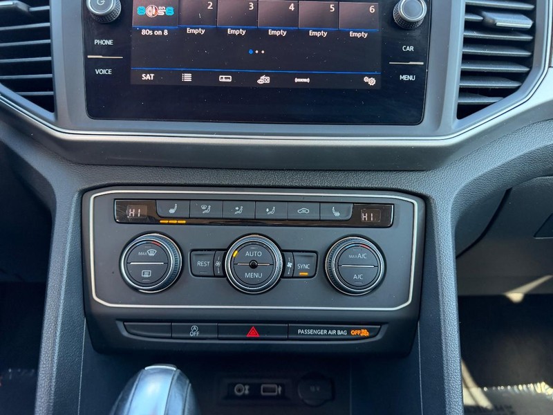 Volkswagen Atlas Vehicle Full-screen Gallery Image 15