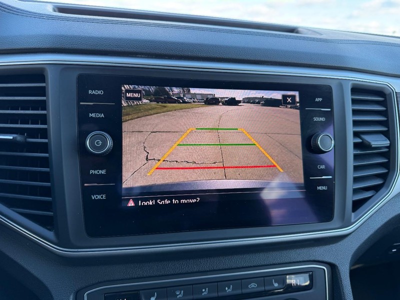 Volkswagen Atlas Vehicle Full-screen Gallery Image 21