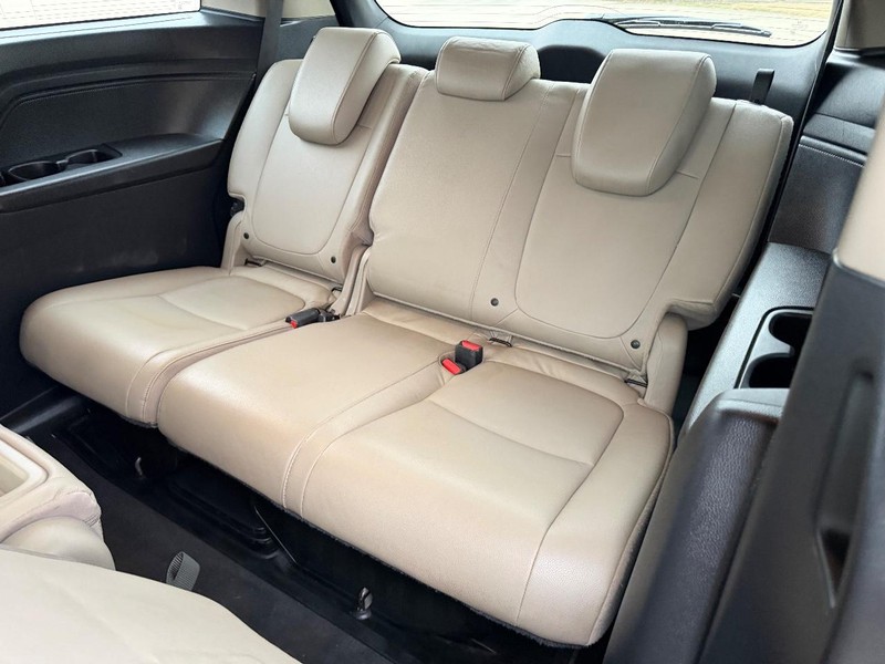 Honda Odyssey Vehicle Full-screen Gallery Image 8