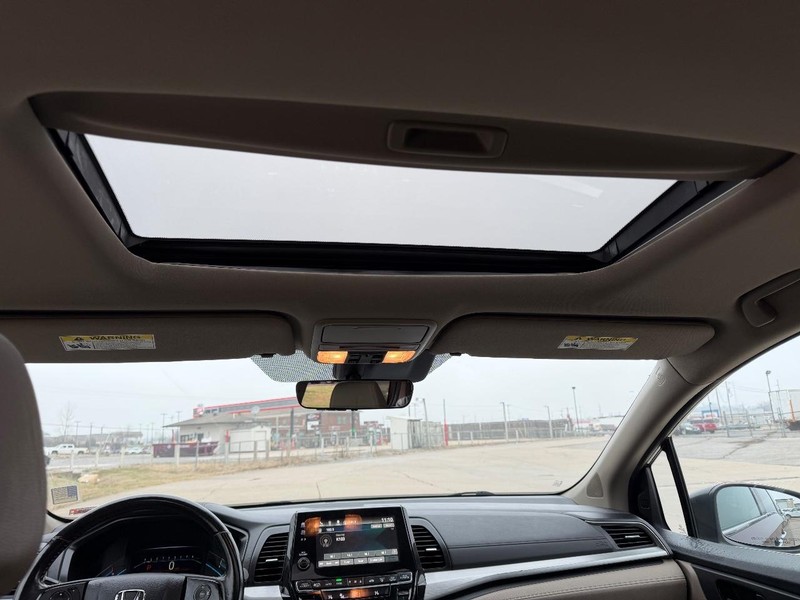 Honda Odyssey Vehicle Full-screen Gallery Image 11
