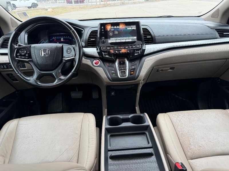 Honda Odyssey Vehicle Full-screen Gallery Image 12