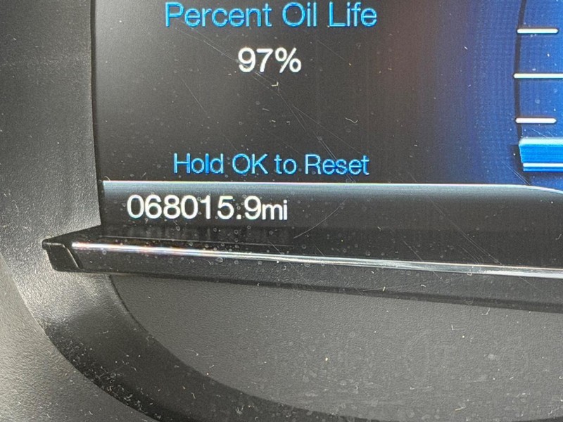 Ford Explorer Vehicle Full-screen Gallery Image 23