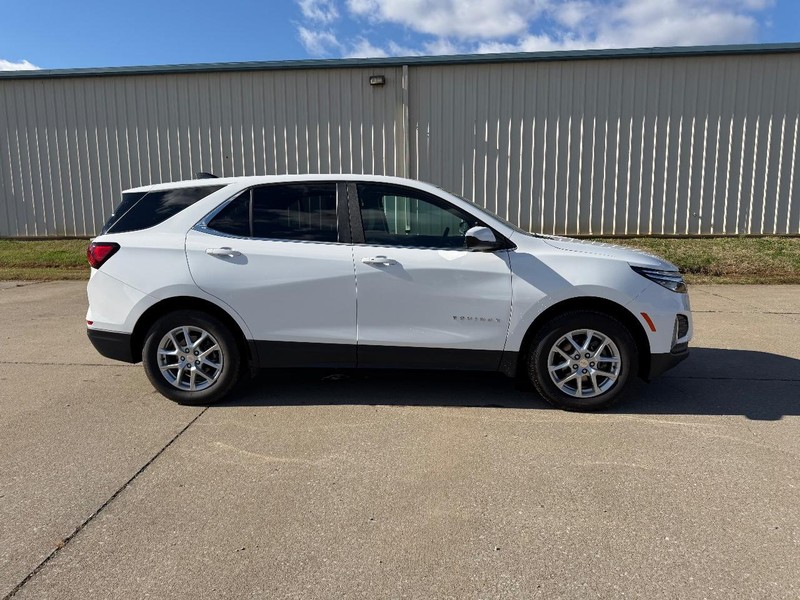 Chevrolet Equinox Vehicle Full-screen Gallery Image 02