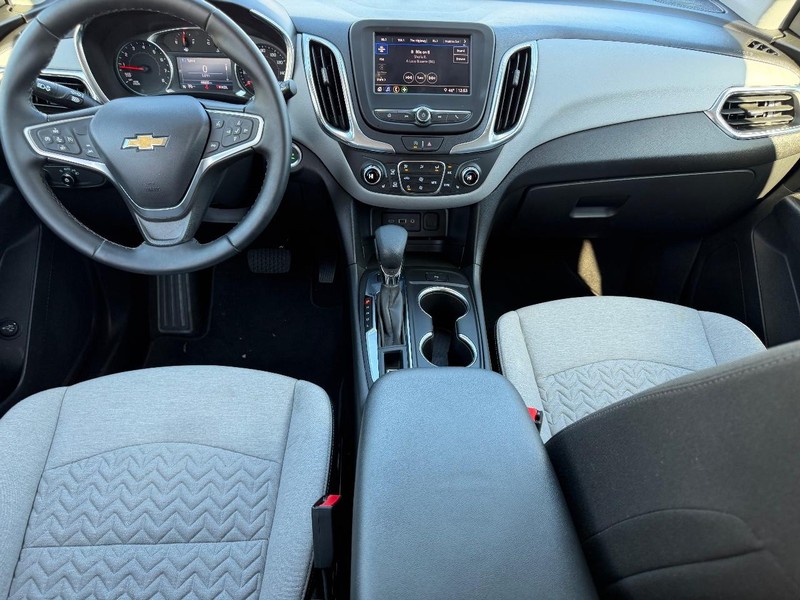 Chevrolet Equinox Vehicle Full-screen Gallery Image 09