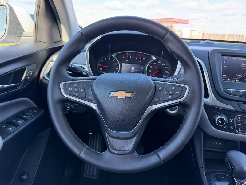Chevrolet Equinox Vehicle Full-screen Gallery Image 10