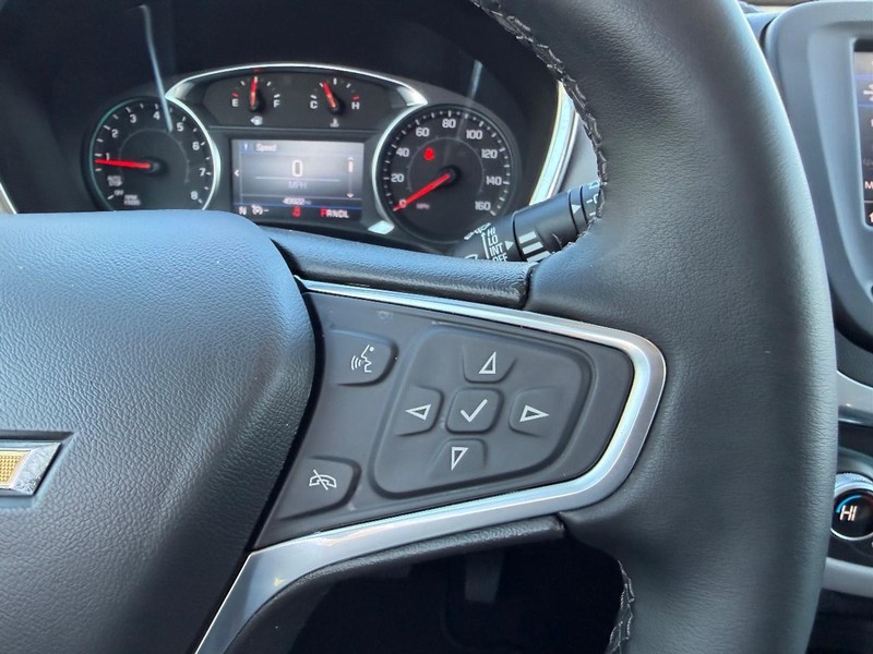 Chevrolet Equinox Vehicle Full-screen Gallery Image 12