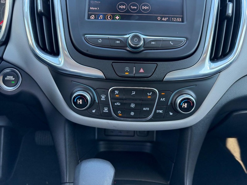 Chevrolet Equinox Vehicle Full-screen Gallery Image 14