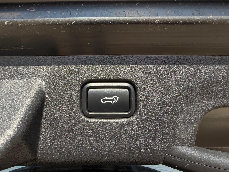 Kia Sportage Vehicle Full-screen Gallery Image 6