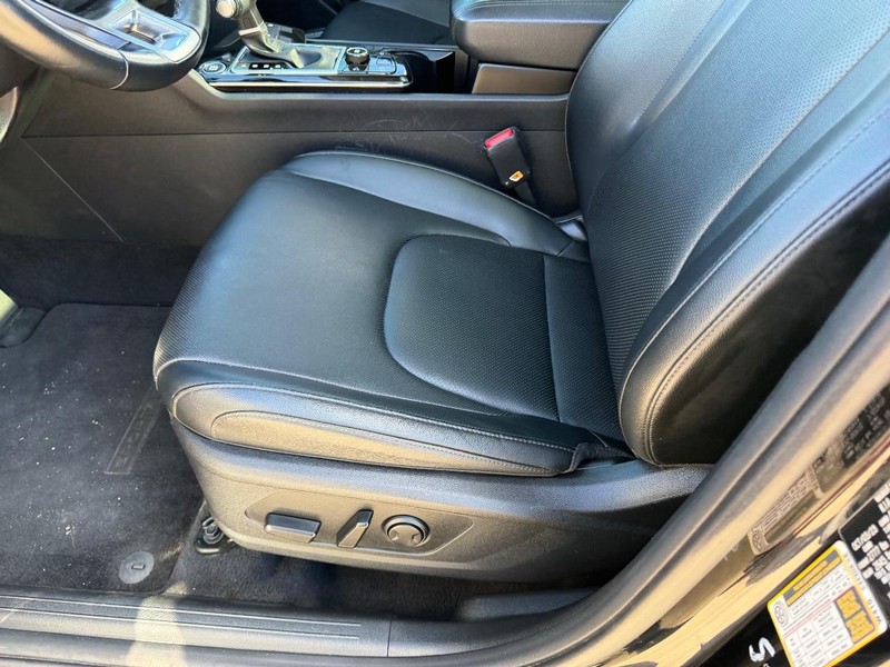 Kia Sportage Vehicle Full-screen Gallery Image 20