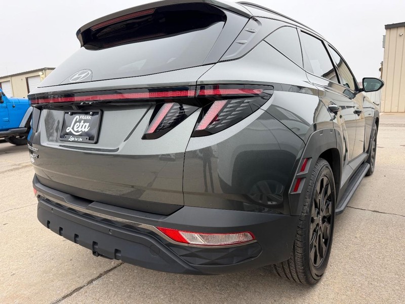 Hyundai Tucson Vehicle Full-screen Gallery Image 2