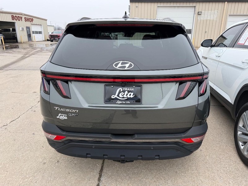 Hyundai Tucson Vehicle Full-screen Gallery Image 3