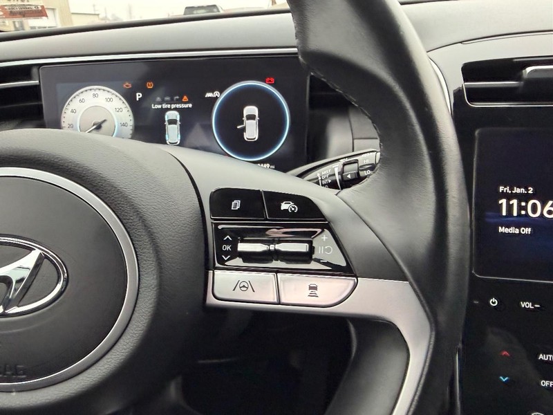 Hyundai Tucson Vehicle Full-screen Gallery Image 11