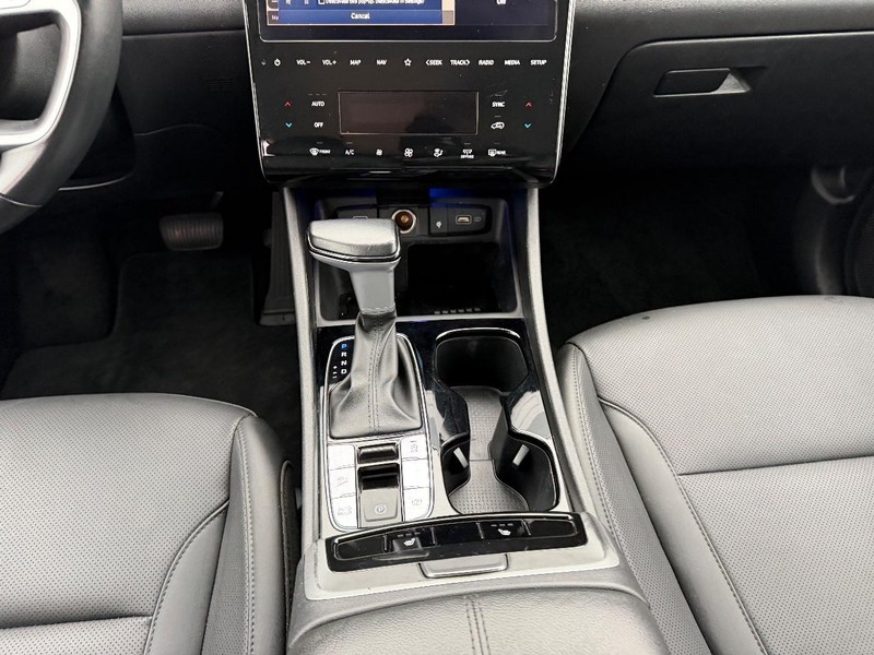 Hyundai Tucson Vehicle Full-screen Gallery Image 14