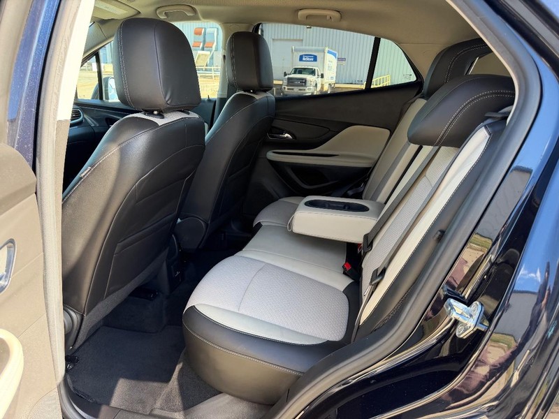 Buick Encore Vehicle Full-screen Gallery Image 07