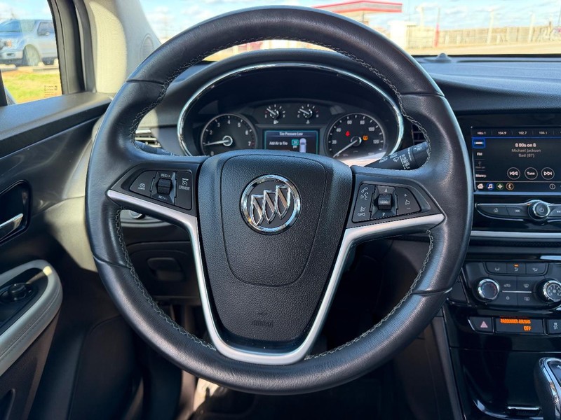 Buick Encore Vehicle Full-screen Gallery Image 09