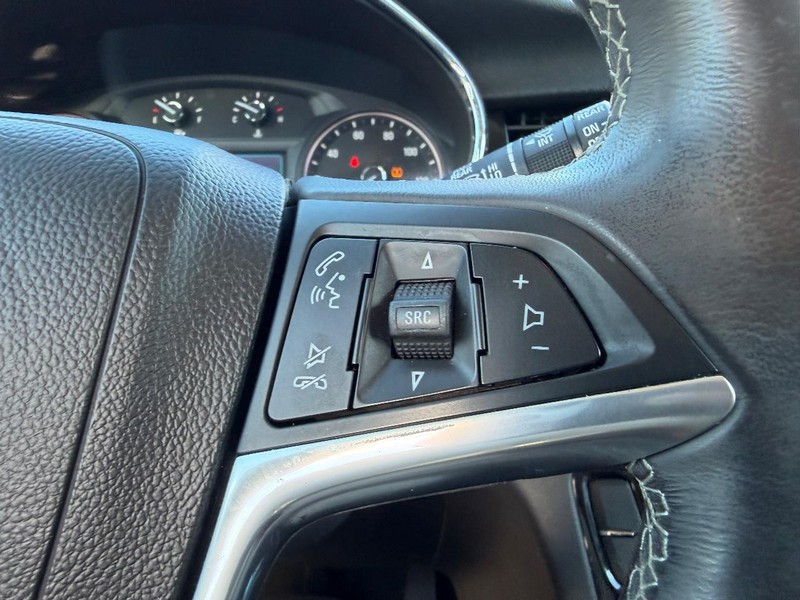 Buick Encore Vehicle Full-screen Gallery Image 11