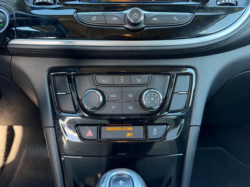 Buick Encore Vehicle Full-screen Gallery Image 13