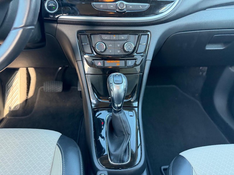 Buick Encore Vehicle Full-screen Gallery Image 14