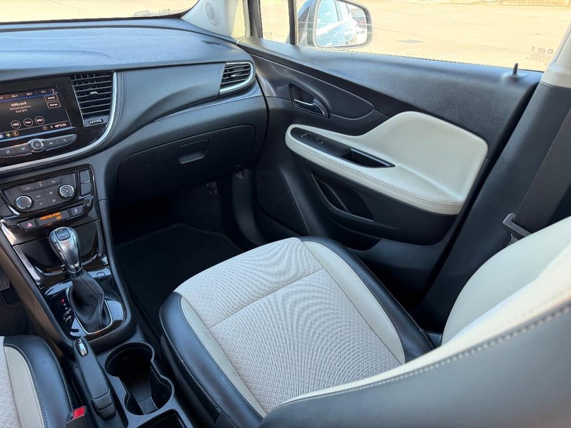 Buick Encore Vehicle Full-screen Gallery Image 15