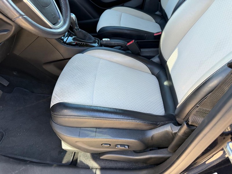 Buick Encore Vehicle Full-screen Gallery Image 17