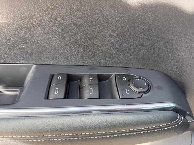 GMC Acadia Vehicle Full-screen Gallery Image 20