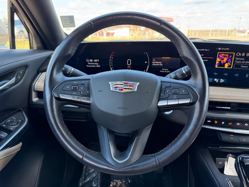 Cadillac XT4 Vehicle Full-screen Gallery Image 10