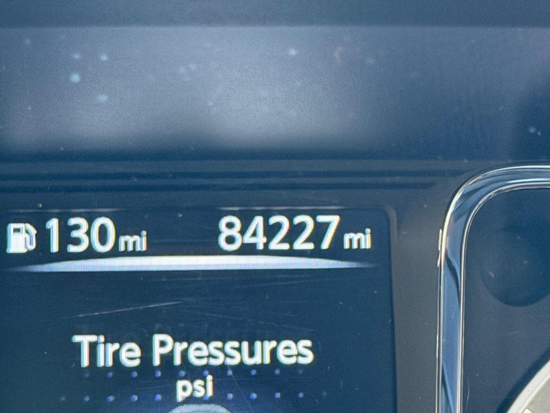 Nissan Titan XD Vehicle Full-screen Gallery Image 17