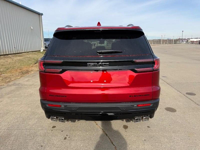 GMC Acadia Vehicle Full-screen Gallery Image 4