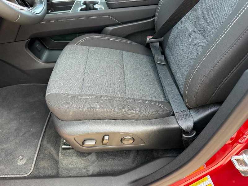 GMC Acadia Vehicle Full-screen Gallery Image 20