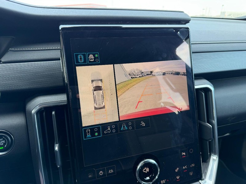 GMC Acadia Vehicle Full-screen Gallery Image 22