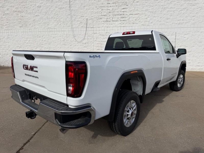 GMC Sierra 2500HD Vehicle Full-screen Gallery Image 3