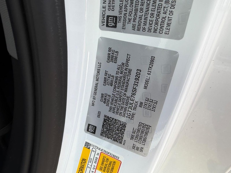 GMC Sierra 2500HD Vehicle Full-screen Gallery Image 17