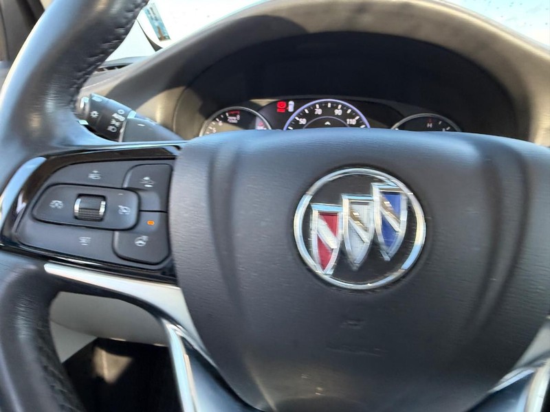 Buick Enclave Vehicle Full-screen Gallery Image 14