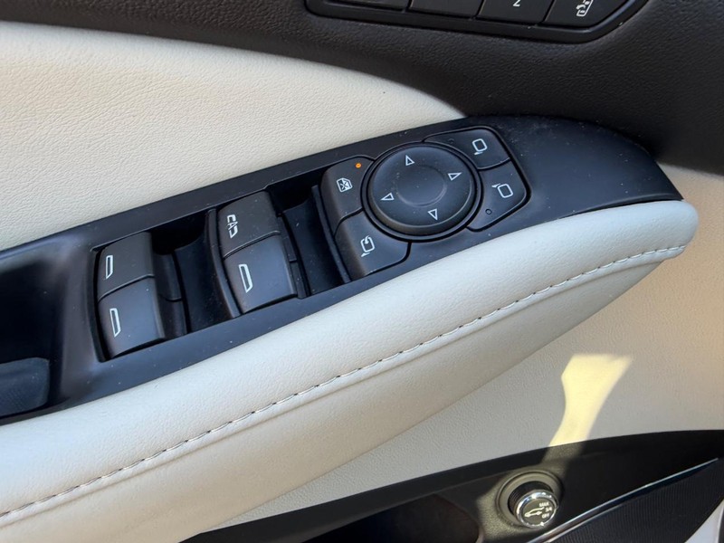 Buick Enclave Vehicle Full-screen Gallery Image 20