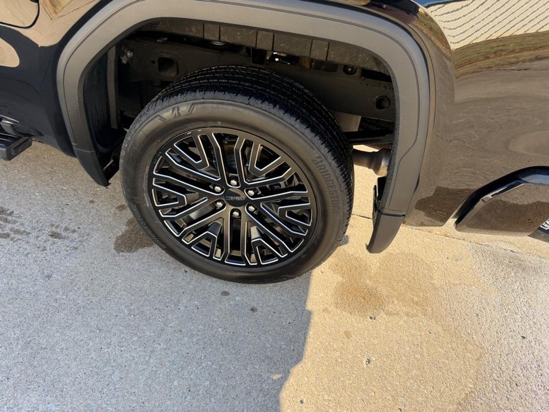 GMC Sierra 1500 Vehicle Full-screen Gallery Image 6