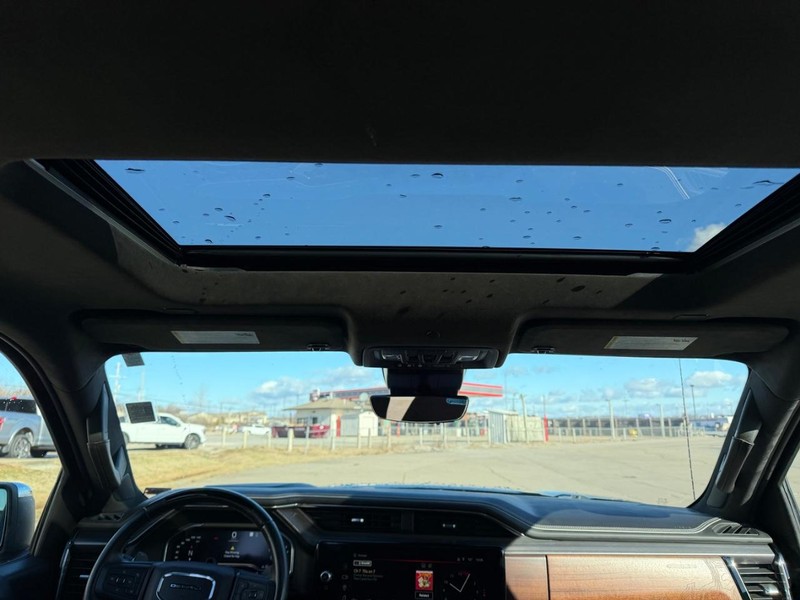 GMC Sierra 1500 Vehicle Full-screen Gallery Image 8