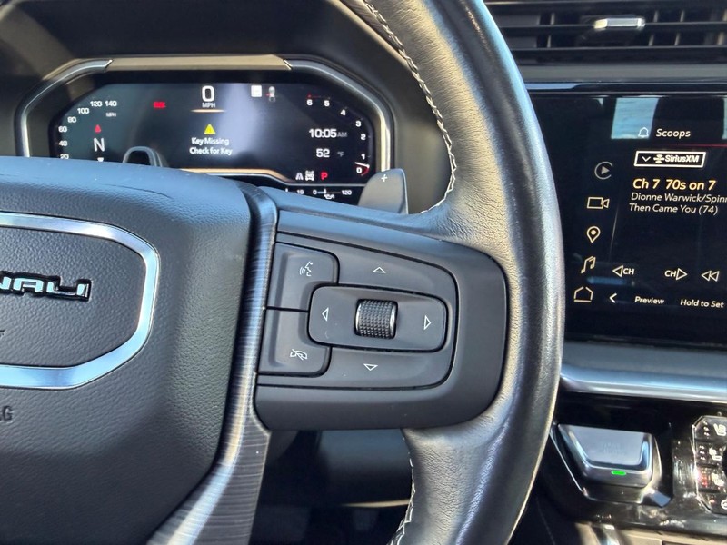 GMC Sierra 1500 Vehicle Full-screen Gallery Image 12