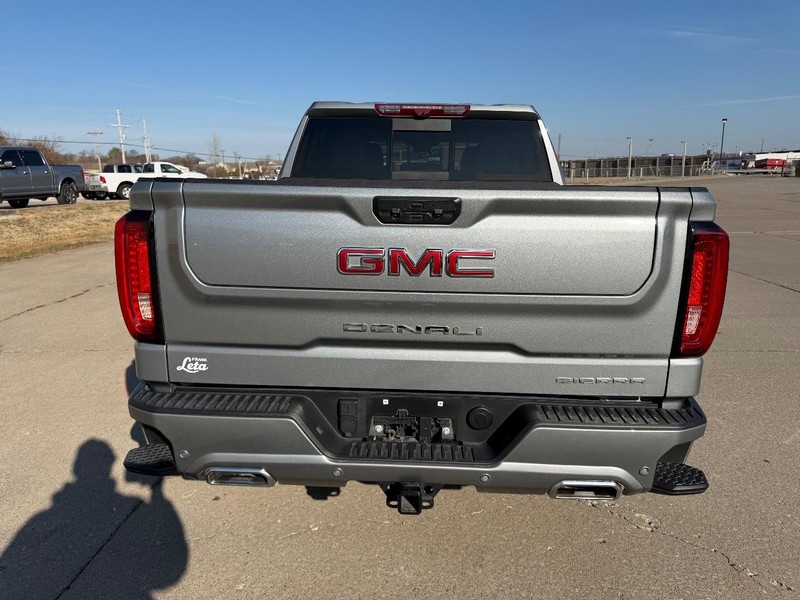 GMC Sierra 1500 Vehicle Full-screen Gallery Image 4