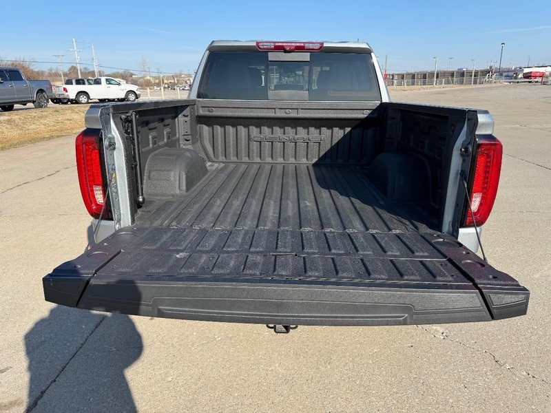 GMC Sierra 1500 Vehicle Full-screen Gallery Image 5